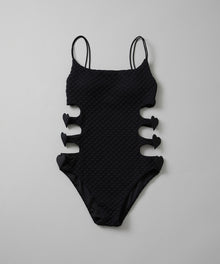  【GUACAMOLE】QUILT HEART THREE HOLES ONEPIECE / BLACK