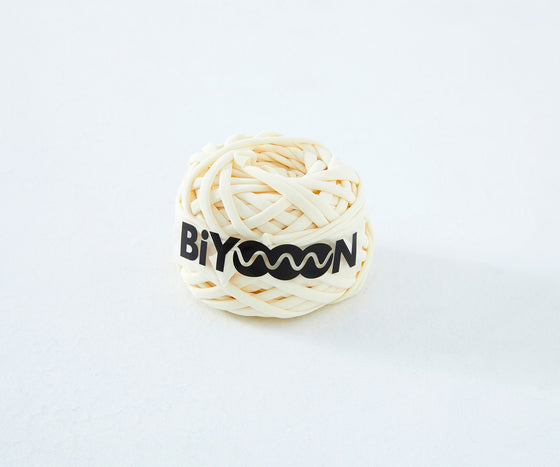 【BiYOOON(ビヨーン)】 オフホワイト